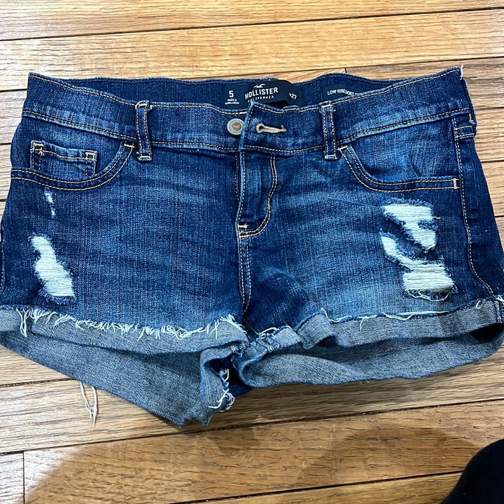 Low rise hollister shorts